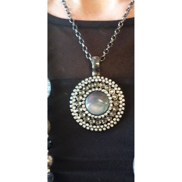 Premier Designs Statement Necklace Silver Tone Rhinestone Round Pendant Chain - Picture 7 of 8